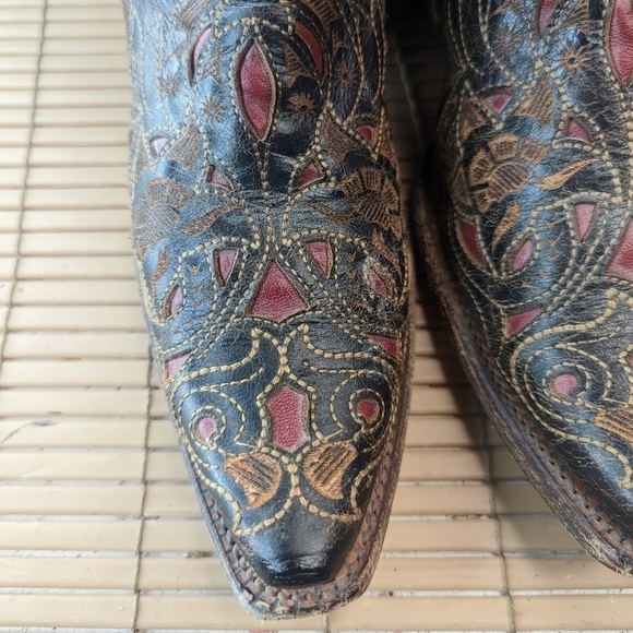 Ladies Corral Boots A1951 Black~Cognac~Red Goat leather Laser cut-outs, … - Picture 5 of 12